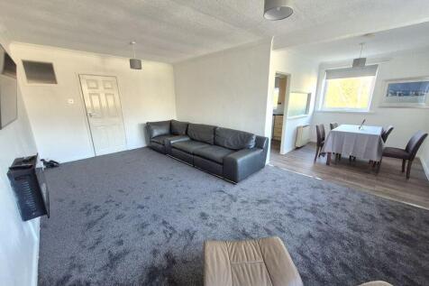 Lounge to Dining Area