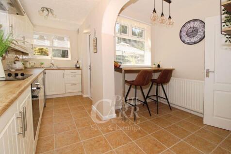 Kitchen / Breakfast Area