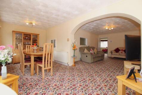 Lounge &amp; Dining Area