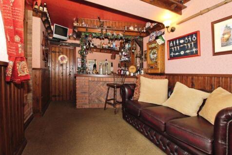 Bar/Hobby Room