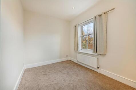 6a Commondale Bed 1.jpg