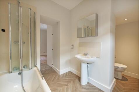 6a Commondale Bath 2.jpg