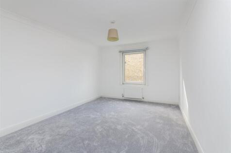 30 Deodar Rd Bed 1.jpg