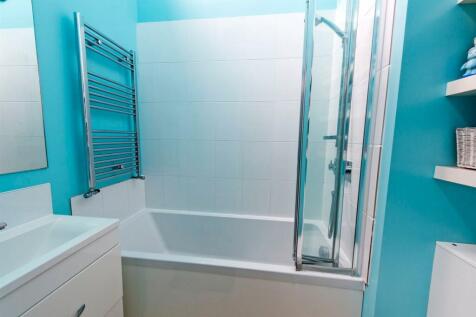 Bathroom.jpg