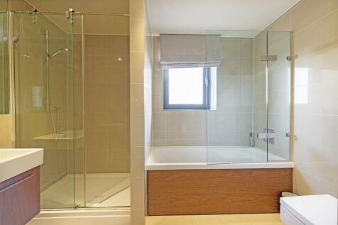 College House Bath 1.jpg