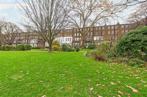 LGf 81 Warwick Rd Bath Gdns 3.jpg