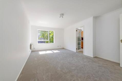 6 Roseland Hse Rec 2.jpg