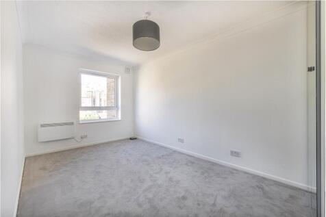 6 Roseland Hse Bed 3.jpg