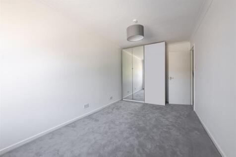 6 Roseland Hse Bed 4.jpg