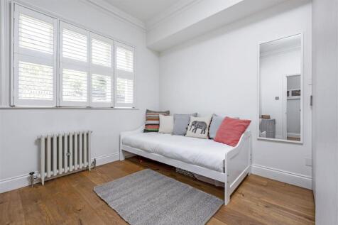 8 Quill Lane Bed 1.jpg