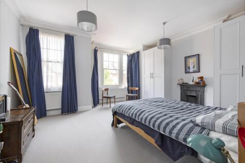 4 Roskell Rd Bed 2.jpg