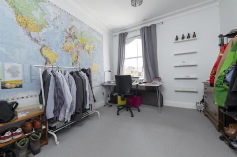 4 Roskell Rd Bed 1.jpg