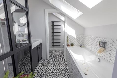 4 Roskell Rd Bath 2.jpg