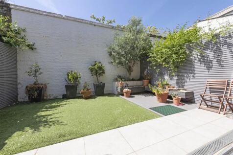 4 Roskell Rd Gdn 1.jpg