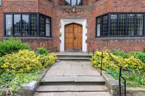 2 Magdalene Hse Ext 1.jpg