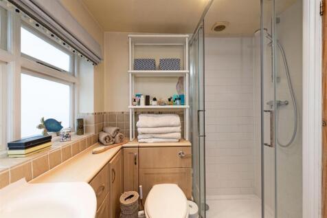 Holroyd Rd Bath 2.jpg