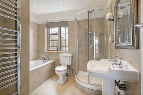8 Bede Hse Bath.jpg