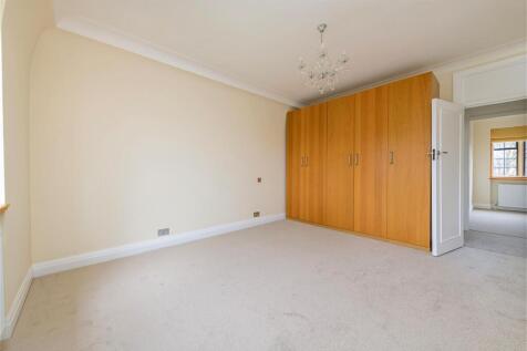 8 Bede Hse Bed 1.jpg