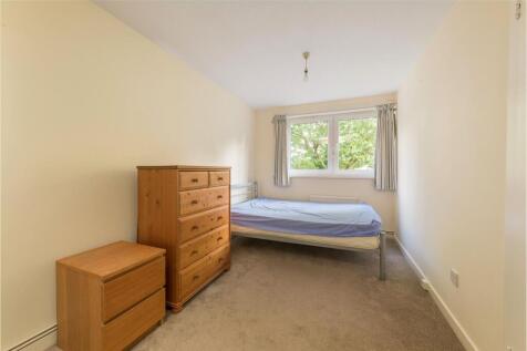 23 Ericcson Close Bed 2-.jpg