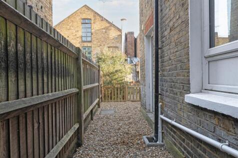 Gff 62 Bendemeer Rd Gdn 2.jpg