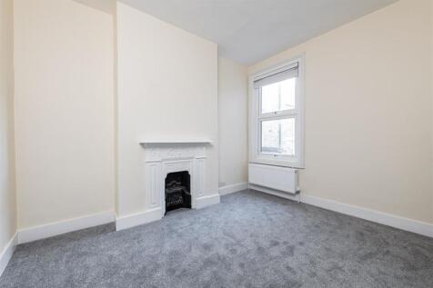 Gff 62 Bendemeer Rd Bed.jpg