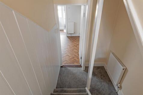 Gff 62 Bendemeer Rd Hall.jpg