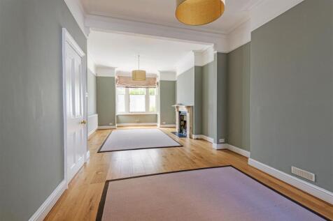 14 Montseratt Rd Rec 2.jpg