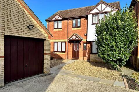 15 Mander Way - front copy.jpg