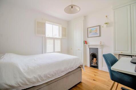 9.Bedroom.jpg