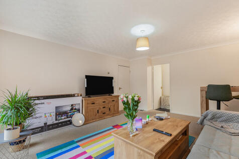 Living Room - Ang...