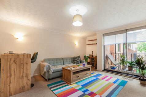 Living Room - Ang...