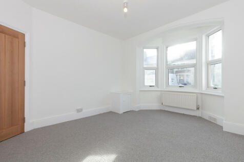 Bedroom 1- Angle ...