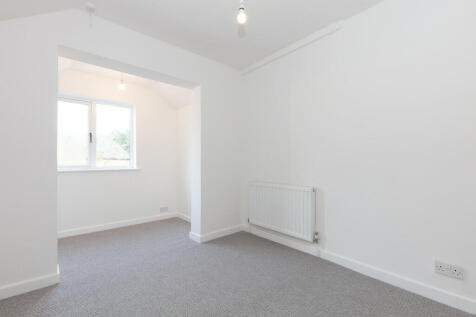 Bedroom 3 (Rear)-...