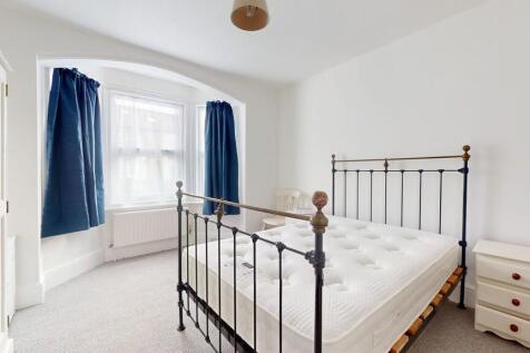 Bedroom - Angle 4