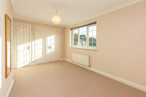 Bedroom 1 - Angle...