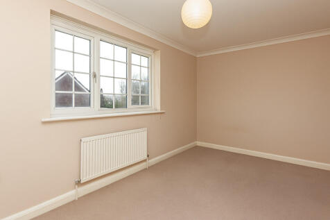 Bedroom 1 - Angle...