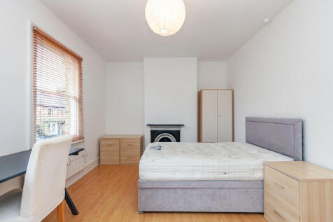 Bedroom 1- Angle ...