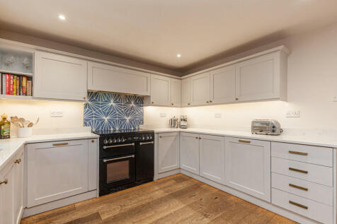 Kitchen- Angle 3