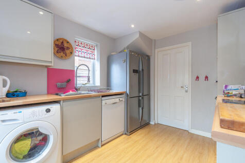 Kitchen- Angle 2