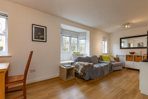 Living Area- Angl...