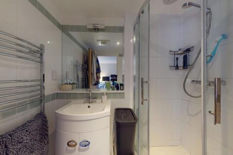 En-suite - angle ...