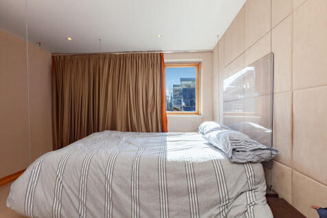 Bedroom 1- Angle ...