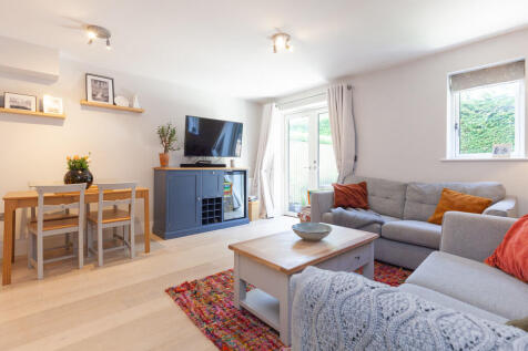 Living Area- Angl...