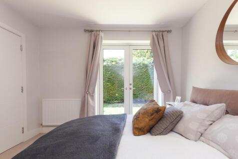 Bedroom 1- Angle ...