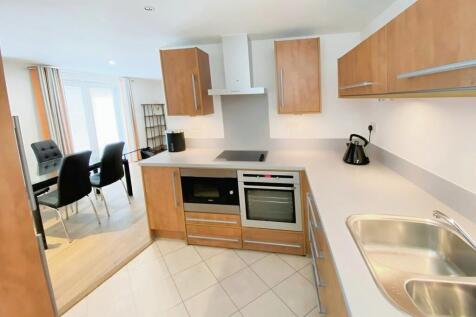 Kitchen - angle 1
