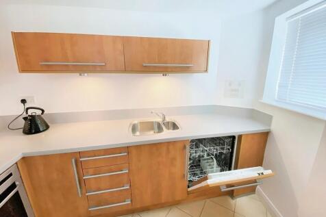 Kitchen - angle 2