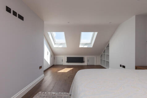 Bedroom 1- Angle ...