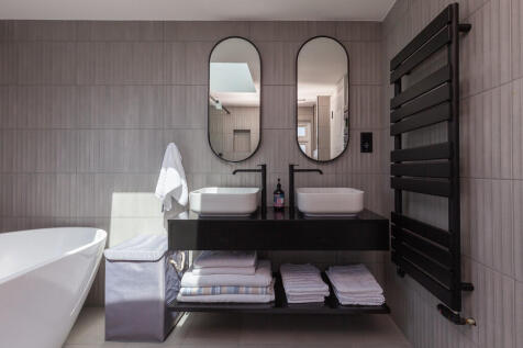 En-Suite Room- An...