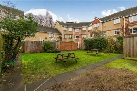 48 Demesne Furze ...