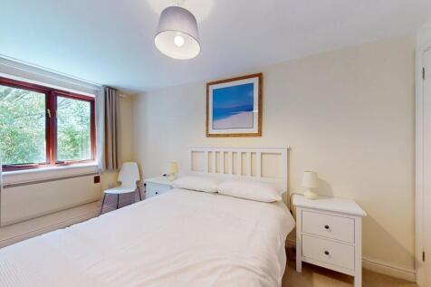 Bedroom 1- Angle ...